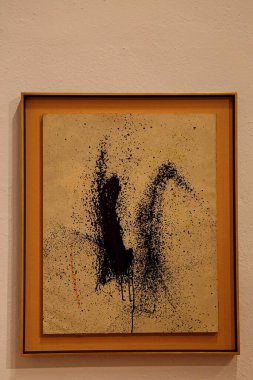 Joan Miro onuruna İspanya 'nın Barcelona kentindeki Montjuic tepesinde bulunan bir modern sanat müzesi olan Fundacio Joan Miro' daki sanat koleksiyonları.