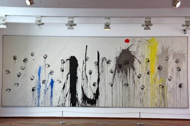  Joan Miro onuruna İspanya 'nın Barcelona kentindeki Montjuic tepesinde bulunan bir modern sanat müzesi olan Fundacio Joan Miro' daki sanat koleksiyonları.