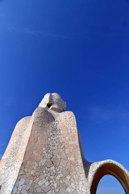 Casa Mila da La Pedrera olarak bilinir. Antoni Gaudi, Barcelona, Katalonya Katalunya, Catalua, İspanya 'nın tasarladığı ev. 