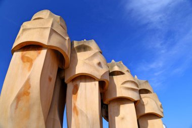 Casa Mila da La Pedrera olarak bilinir. Antoni Gaudi, Barcelona, Katalonya Katalunya, Catalua, İspanya 'nın tasarladığı ev. 