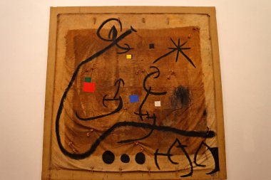 Joan Miro onuruna İspanya 'nın Barcelona kentindeki Montjuic tepesinde bulunan bir modern sanat müzesi olan Fundacio Joan Miro' daki sanat koleksiyonları.