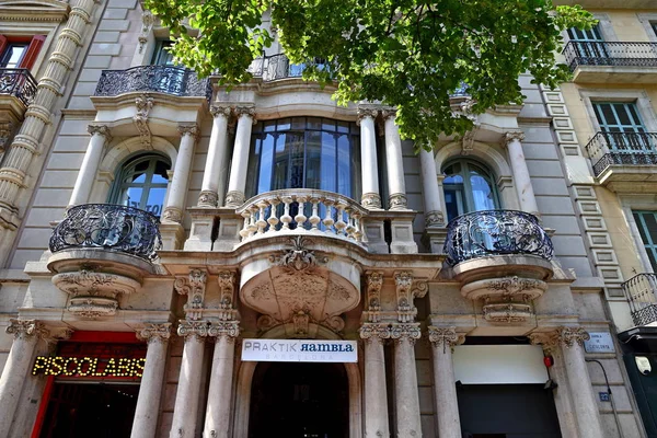 Vista Rua Com Exemplos Edifícios Barcelona Espanha — Fotografia de Stock