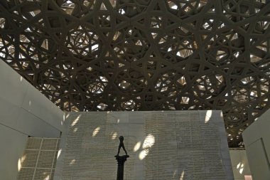 Louvre Abu Dabi, Fransız mimar Jean Nouvel 'in ünlü müzesi Abu Dabi' nin yeni simgesi.