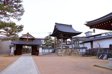 Küçük bir kasabanın tarihi Japon tapınağı olan Hida Furukawa kasabası, Gifu. Japonya.