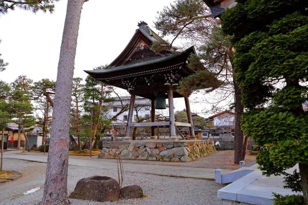 这个小镇上历史悠久的日本古寺 Gifu的Hida Furukawa镇 — 图库照片