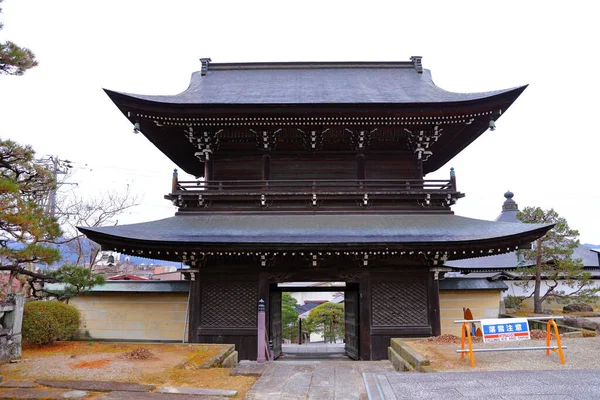 岐阜県飛騨高山市旧市街地にある伝統的寺院 — ストック写真