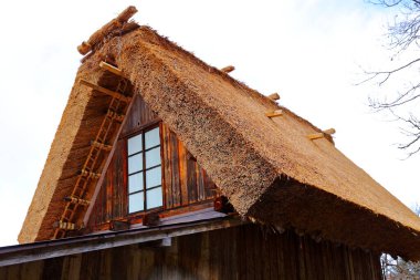Shirakawa-go 'nun tarihi köyü. Shirakawa-go, Japonya 'nın Gifu ilindeki UNESCO Dünya Mirasları Listesi' nde yer alıyor..