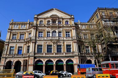 MUMBAI, INDIA - 7 Şubat 2019: Hindistan 'ın finansal, ticari ve eğlence başkenti Mumbai şehir manzarası