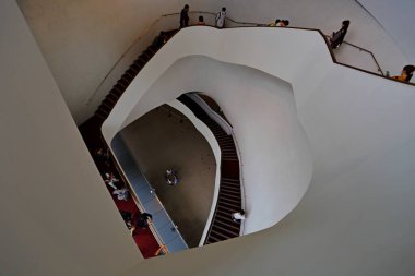 Güzel Modern Taichung Tiyatrosu, Japon mimar Toyo Ito tarafından tasarlandı..