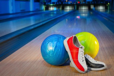Ayakkabı ve top bowling oyunu için