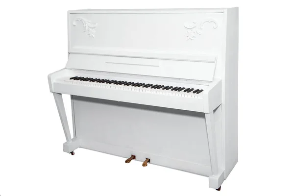 Біле піаніно ізольоване на білому фоні — стокове фото