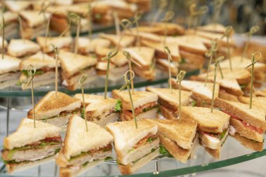 Fast food, kahve molası, küçük aperatif yakın çekim