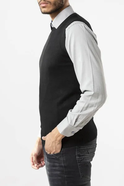 Мужчина Вязаном Жилете Рубашке Белом Фоне — стоковое фото
