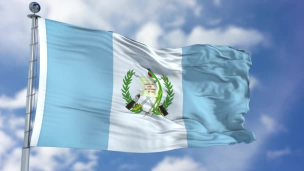 Bandera de Guatemala en un cielo azul — Vídeos de Stock