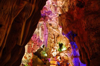 İnanılmaz renkli şarkılar söylenen mağara ha long bay vietnam