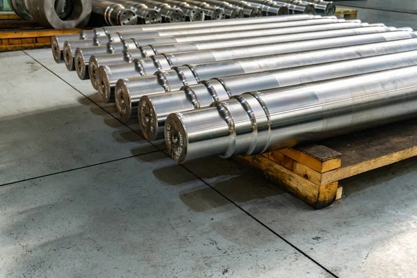 Fabrikada döndükten sonra depodaki şaftlar..