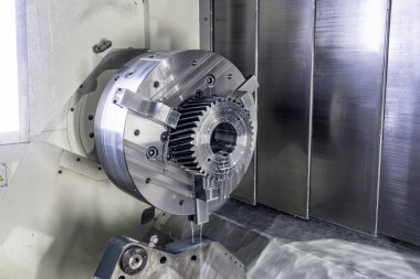 Bir cnc makinesine monte edilmiş çalışma parçası