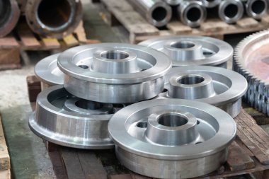 Şanzıman vagonları için metal tekerlekler, vagonlar, döndükten sonra.