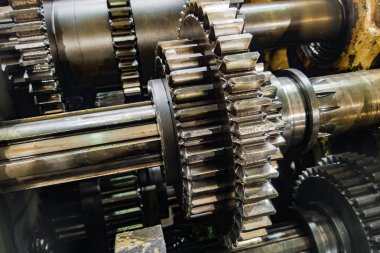 Bir mekanik şanzıman, takım çalışması konsepti, birbirine bağımlılık..