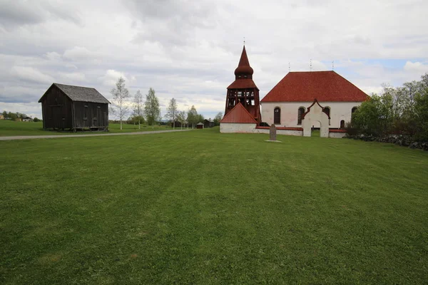 Igreja Sueca em Oviken no Condado de Jamtland — Fotografia de Stock