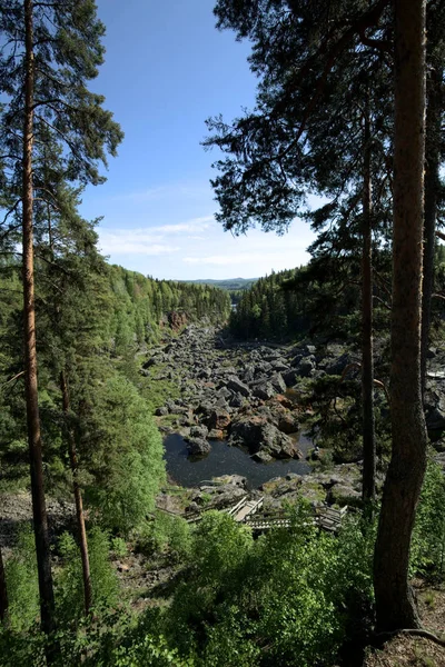 Perspectives sur Doeda Fallet, la chute des morts, en Suède — Photo