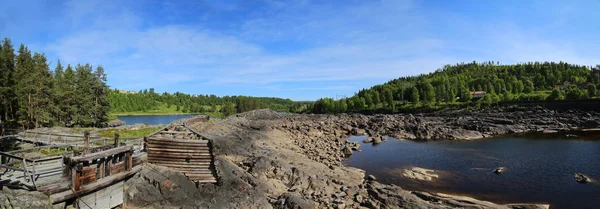 Вид на историческую плотину в Незаакере в Швеции — стоковое фото