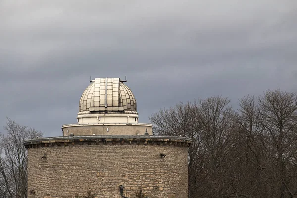 Observatorio público en Leipzig, Alemania en un día de invierno —  Fotos de Stock