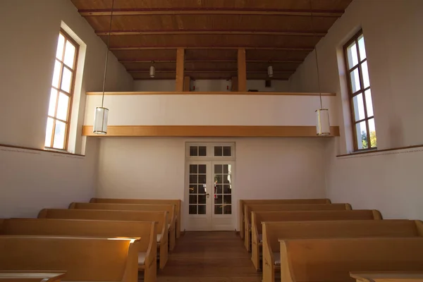 Innenaufnahme einer Kirche im hessischen Raßdorf — Stockfoto