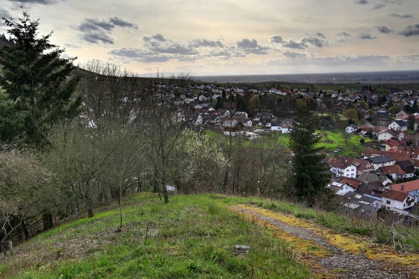 HDR bild av outlook över Neuweier, Baden-Wurttemberg, Tyskland — Stockfoto