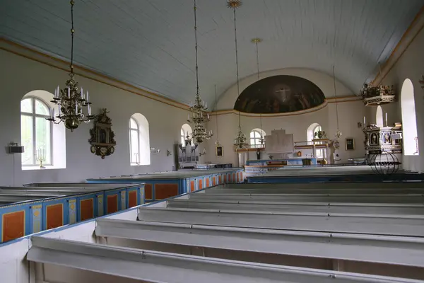 Innenraum des Kirchengebäudes in laangaryd in halland, schweden — Stockfoto