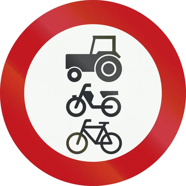 Una señal de prohibición holandesa - No vehículos lentos — Foto de Stock