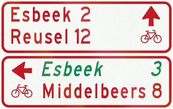 オランダの道路標識 K8 - 自転車と原付けライダーの中間の目的地を示す標識 — ストック写真