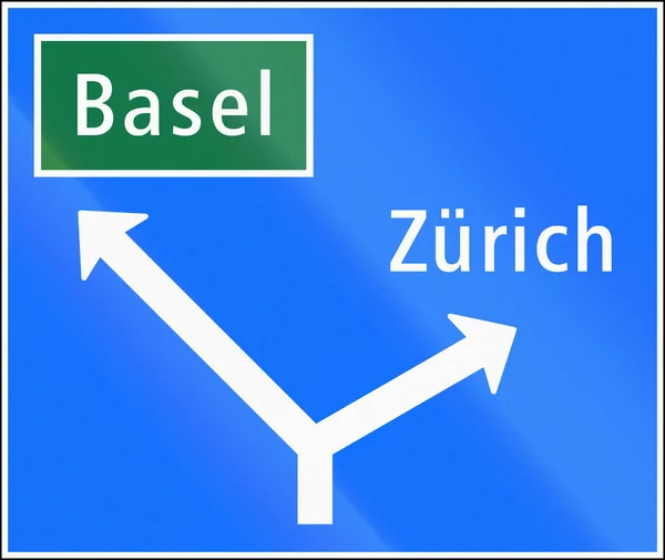Οδικό σήμα χρησιμοποιείται στην Ελβετία - προσεγγίσεις στις μεγάλες οδικές διασταυρώσεις — Φωτογραφία Αρχείου
