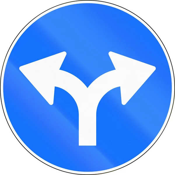 Οδικό σήμα χρησιμοποιείται στην Ελβετία - στρίψτε δεξιά ή αριστερά — Φωτογραφία Αρχείου