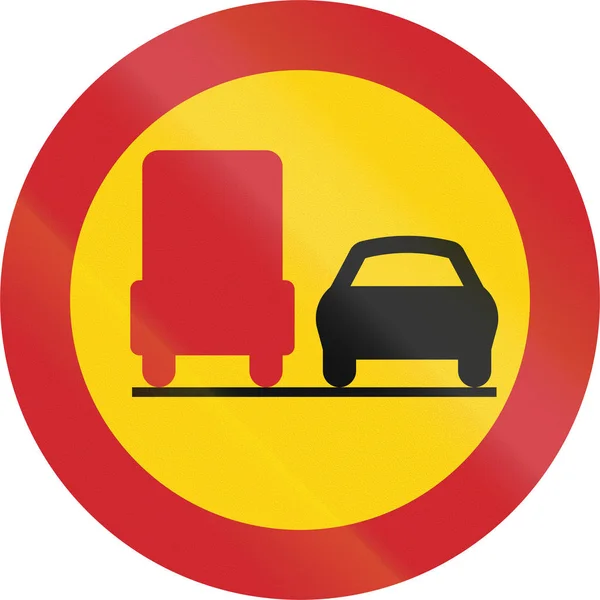 スウェーデン - トラックが追い越しをしない、道路標識 — ストック写真