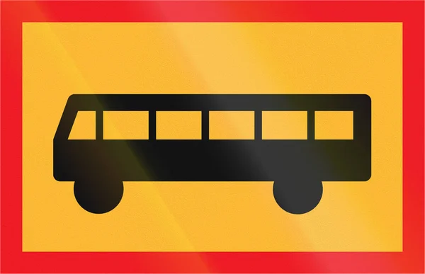 Vägmärke som används i Sverige - Symbol plattan för angivna fordonet eller road användarkategori (buss) — Stockfoto
