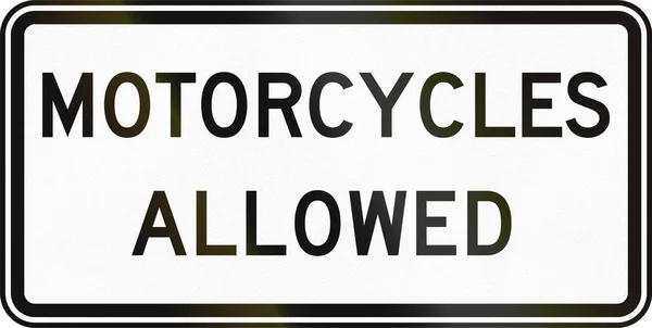 Spojené státy Mutcd regulační dopravní značka - motocykly povoleno — Stock fotografie