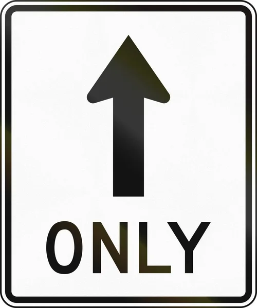 Vereinigte Staaten mutcd Verkehrszeichen - nur geradeaus — Stockfoto