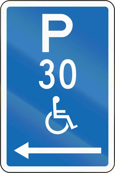 Panneau routier néo-zélandais : Zone de stationnement réservée aux personnes handicapées avec limite de temps, à gauche de ce sig — Photo