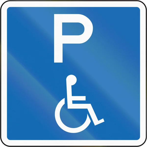 Новозеландский дорожный знак: Это парковочное место зарезервировано для инвалидов, у которых нет времени на лими — стоковое фото
