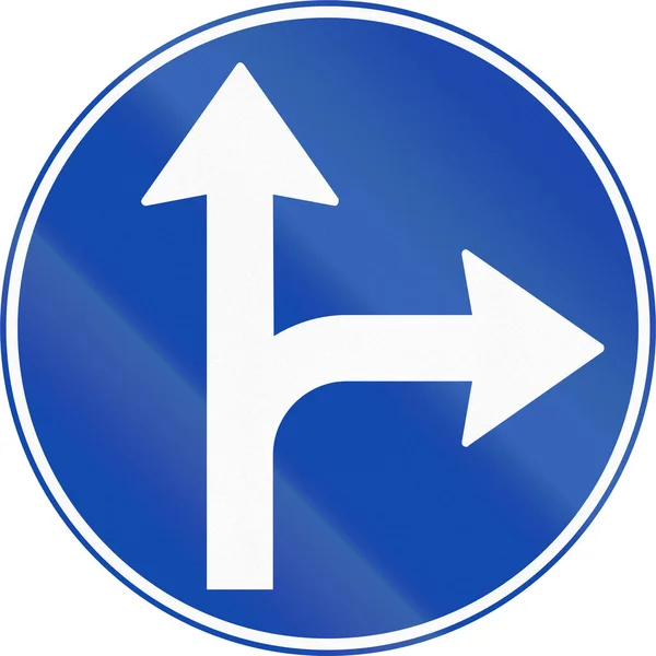 Noruego señal de dirección obligatoria - Ir a la derecha o recta —  Fotos de Stock