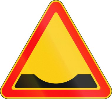 Beyaz Rusya - yol hendek öncesinde kullanılan uyarı yol işareti