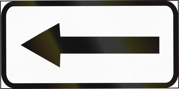 エストニア - 矢印の方向に有効で使用される補助標識 — ストック写真