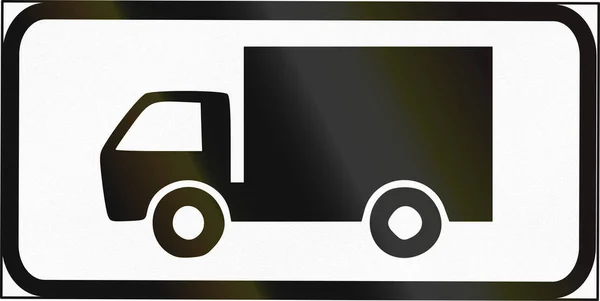 Dopravní značka v Estonsku - bolem pro nákladní automobily — Stock fotografie