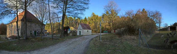 Maison Village Dans Champ Coucher Soleil Lacs Plitvice