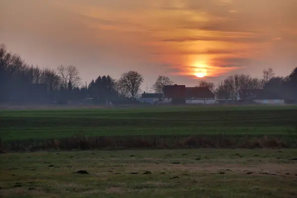 HDR zdjęcie zachód słońca w pobliżu Greifswald, Greifswald, Niemcy — Zdjęcie stockowe
