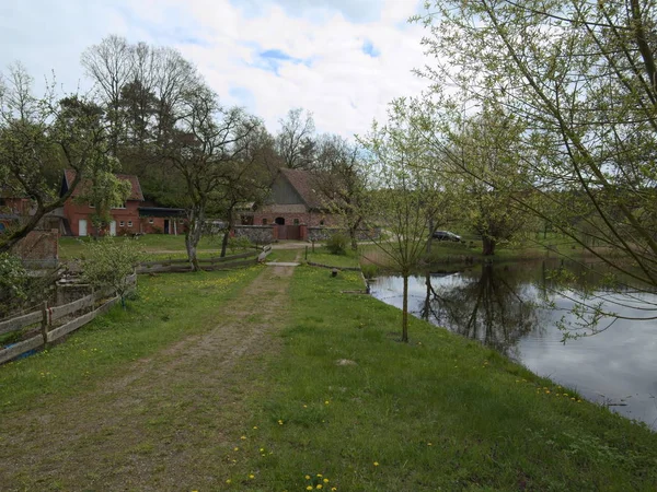 Före detta vattenkvarn nära Hohendorf i Mecklenburg-Vorpommern, Tyskland — Stockfoto