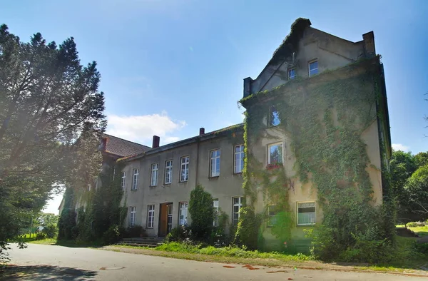 Casa señorial, catalogada como monumento, en Guelzowshof, Mecklemburgo-Vorpommern, Alemania —  Fotos de Stock