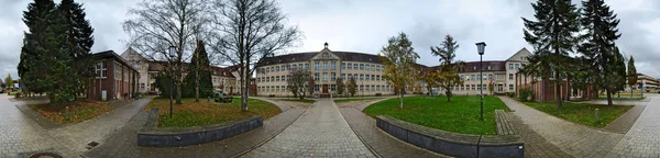 GREIFSWALD, GERMANY - OCT 28 2017 : Courtyard of the institute for geography of Greifswald University — Stock Photo, Image
