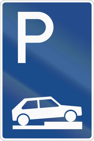 Señal de tráfico alemana - Posición de aparcamiento en la acera — Foto de Stock